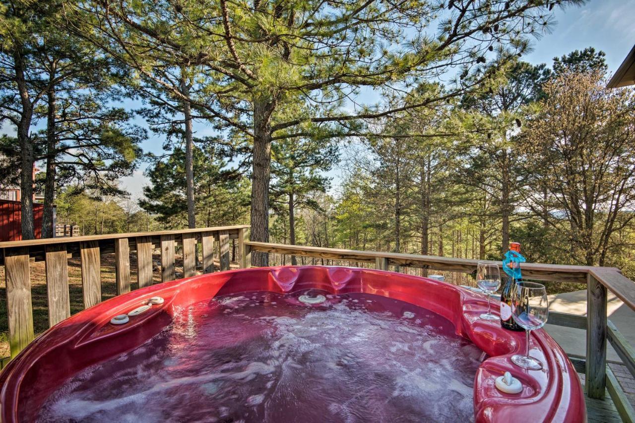 Broken Bow Cottage With Deck, Hot Tub And Fire Pit! Kültér fotó