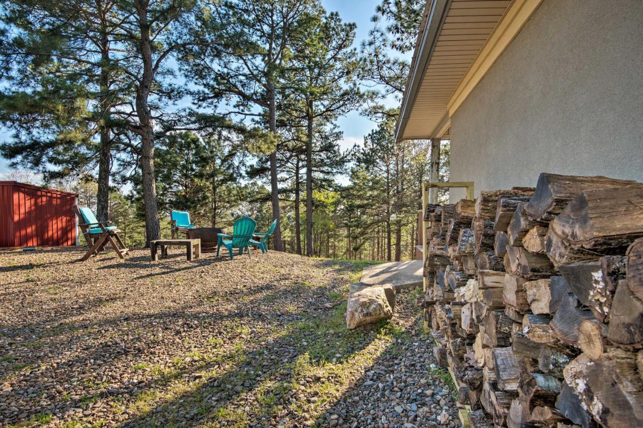 Broken Bow Cottage With Deck, Hot Tub And Fire Pit! Kültér fotó