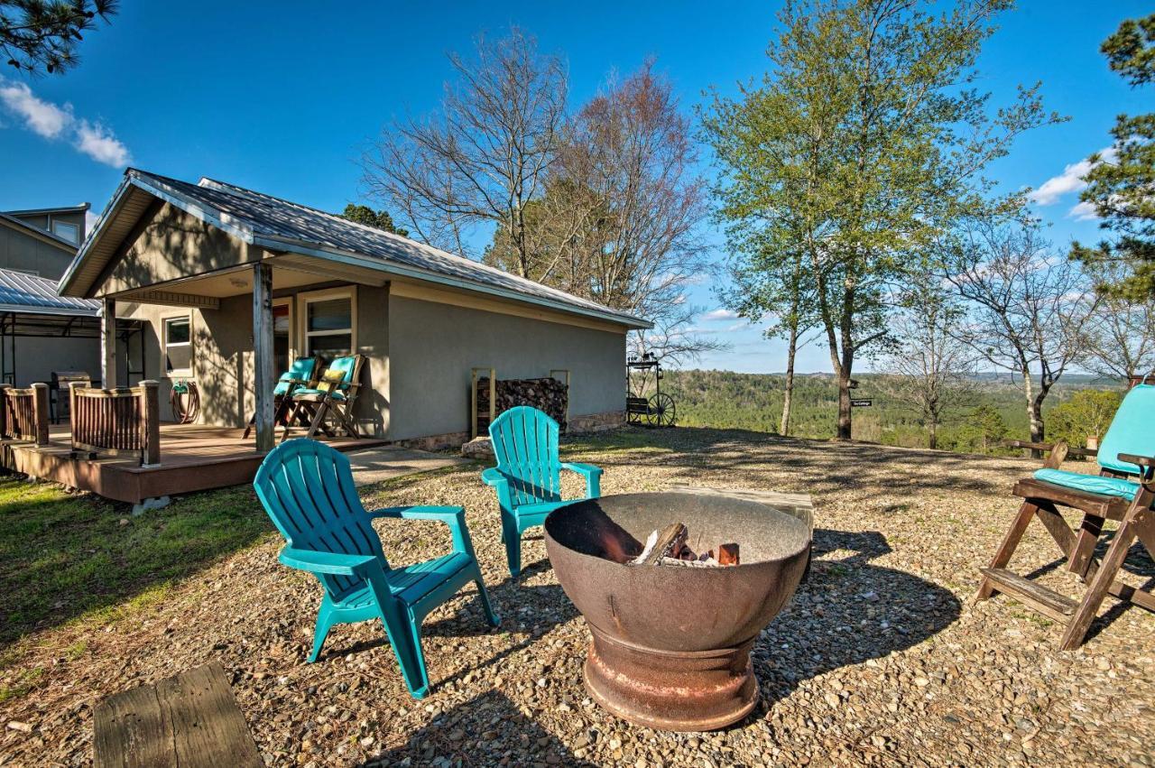 Broken Bow Cottage With Deck, Hot Tub And Fire Pit! Kültér fotó